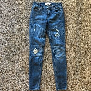 Skinny Jeans Kendall + Kylie